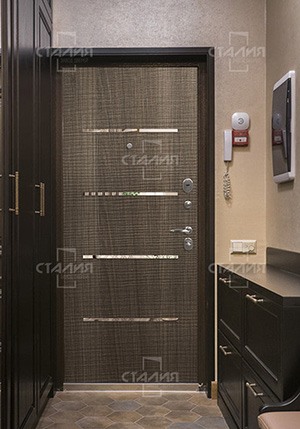 Качественная входная дверь с шумоизоляцией в итальянском интерьере