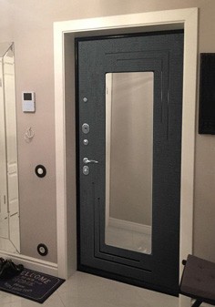 Металлическая дверь с зеркалом и замками 4 класса