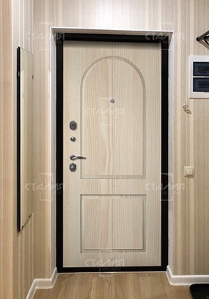 Металлическая дверь с шумоизоляцией в хрущевке метро Ломоносова