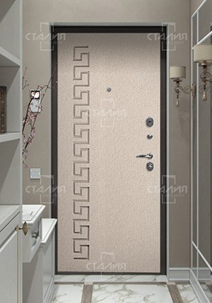 Стальная дверь в классическом интерьере в Купчино